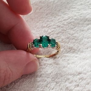 10 K two tone gold and emerald ring
